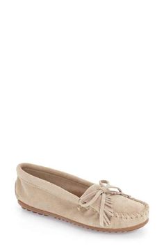 Minnetonka 'Kilty' Suede Moccasin Moccasins Outfit, Driving Shoes Women, Fringe Shoes, Moccasin Flats, Moccasins Style