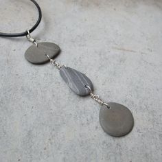 Rocks Jewelry, Being In The Moment, Playing On The Beach, Beach Craft, Pebble Necklace