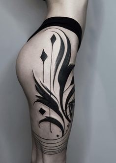 Little Tattoos For Women, Tatuaje Cover Up, Tattoo Trend, Knee Tattoo, Black Ink Tattoos, Abstract Tattoo, Hip Tattoo, With Meaning, Little Tattoos