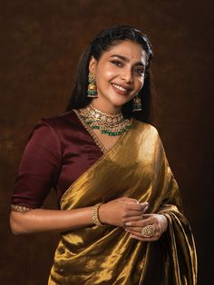 Aishwarya Lakshmi, Aishwarya Lekshmi, Golden Saree, Saree Wearing