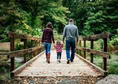 Mom Dad Toddler Photoshoot, Mom Dad And Toddler Photoshoot, Mom Dad And Son Pictures, Western Family Photos, Photography Practice, Fam Pics, Dad Pictures, Toddler Photoshoot