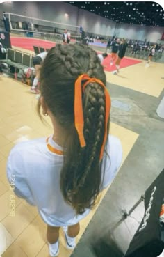 Braid Volleyball Hair, Vb Game Day Hairstyles, Cute Hairstyles For Sports Basketball, Cute Simple Soccer Hairstyles, Volleyball Girls Hairstyles, Volleyball Hair With Ribbon, Hairstyle For Volleyball Game, Game Day Hairstyles Field Hockey, Volleyball Girl Hairstyles