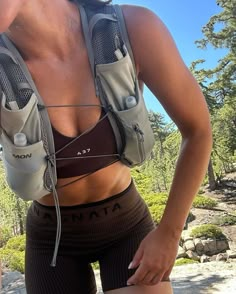 Cute Running Outfits, Sullivan Meadows, Outfit Running, Salomon Running, Running Aesthetic, Running Outfit, Hiking Fits, Running Outfits