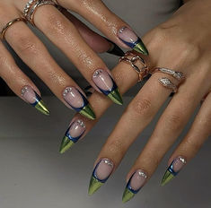 Chrome Summer Nails, Summer Chrome Nails, Chrome Manicure, Blue Chrome Nails, White Chrome Nails, Blue Chrome, Chrome Nails Designs, Edgy Nails, Pointed Nails