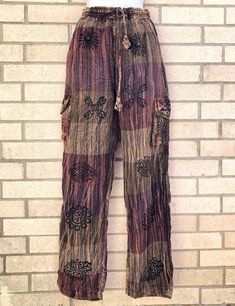 Outfit Trousers, Festival Trousers, Boho Yoga Pants, Looks Hippie, Bohemian Pants, Boho Yoga, Earthy Outfits, Estilo Hippie, Hippie Style Clothing