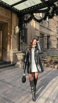 valentine outfit Winter Paris Outfits, New York Outfits Winter, Valentine Day Outfits, Valentines Outfit Ideas, Outfit Ideas Stylish, New York Winter Fashion, New York Winter Outfit, Valentine's Outfit, Rome Outfits