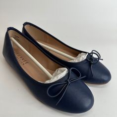 Journee Collection Womens Vika Ballet Flats Shoes Blue Navy Slip On Bow 7 New Store Display Brand: Journee Collection Style: Ballet Flats Shoes Color: Blue Upper Material: Man Made Secondary Color: Navy Pattern: Solid Closure: Slip On Sold As Pictured. Thanks For Looking! Blue Vintage Shoes, Casual Blue Ballet Flats, Blue Ballet Flats With Flat Heel, Chic Blue Ballet Flats With Flat Heel, Blue Ballet Flats For Spring, Blue Ballet Flats With Round Toe For Spring, Blue Round Toe Ballet Flats For Spring, Blue Closed Toe Ballet Flats For Spring, Blue Medium Width Closed Toe Flats