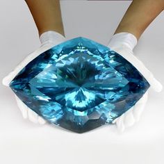 World's Rarest & Largest Collector's Gem -26100cts -Super Swiss Blue Topazio Swiss Blue Topaz, Gems And Minerals, Gems Jewelry, Crystals Minerals