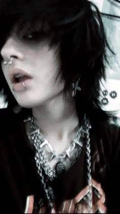 Old Emo Aesthetic, Scene Boy Aesthetic, Boy Jewelry Aesthetic, Emo Boys 2000s, Emo Boy Aesthetic, 2000s Emo Boy, Emo Myspace, Myspace Aesthetic, Emo Boy Outfits