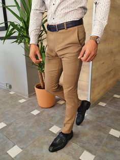 Light Brown Pants Outfit Men, Brown Shoes Black Pants, Light Brown Pants Outfit, Brown Pants Men, Brown Pants Outfit, Camel Pants, Brown Shoes Men, Men Lifestyle