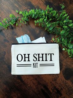 Pencil Case Cricut Ideas, Make Up Bag Sayings, Canvas Makeup Bag Ideas, Funny Bag Quotes, Cricut Makeup Bag Ideas, Canvas Pouch Design Ideas, Makeup Bag Sayings, Makeup Bag Ideas, Makeup Bag Quote