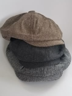 Flat Cap Aesthetic, Paperboy Hat Aesthetic, Newsboy Hat Aesthetic, Newsies Outfit Aesthetic, Newsboy Cap Aesthetic, Flat Hat Outfit, Ivy Cap Outfit Women, Flat Cap Women Outfits, Boho Hats For Women