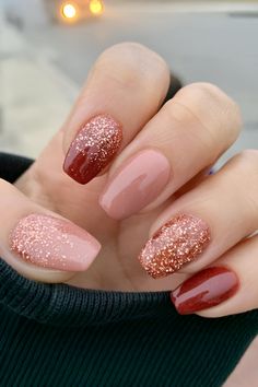 Here are some pretty red glitter nails to help you slay your holiday parties like a true beauty queen. Don’t miss out on these stunning designs! Red Glitter Nail Polish, Red Glitter Nails, Red French Manicure, Red Nails Glitter, Glitter Accent Nails, Glitter Manicure, Cute Short Nails, Winter Manicure, Christmas Manicure