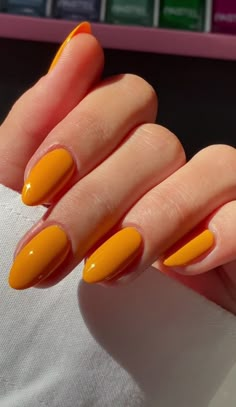 Orange Color Nail Designs, Tangerine Nails, Spring Nail Trends, Green Nail Designs, Nail Makeup, Green Nail Polish, Daisy Nails, Nail Art Instagram, Blue Nail Designs