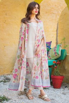 Bazu Design, डिजाइनर कपड़े, Eastern Wear, Design Kurta, Pin Crafts, Outfits Indian, Mode Kimono, Pakistani Suit, Pakistani Fashion Casual