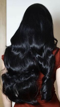 Blackest Black Hair Color, Hair Claims For Dr Black, Pale Girls With Black Hair, Black Hair Pale Skin Aesthetic, Rich Lady Aesthetic, Long Black Hair Aesthetic, Long Thick Wavy Hair, Pale Skin Dark Hair, Black Hair Pale Skin