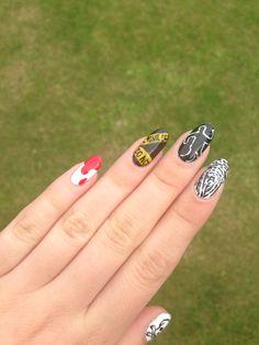 Mystery Nails, Nail Design Inspiration, Makeup Tattoos, Prom Looks, Halloween Nail Designs, Girl Guides, Short Acrylic Nails, Halloween Nails, Art Reference Poses