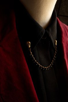 Skull Collar Pin/skull Chain Pin/skull Pin/beaded Collar Pin/chain Pin/collar Chain/vintage Style Pin/skull Brooch/collar Pin/goth Pin - Etsy Collar Chain Suit, Suit Chain Brooch, D20 Boutonniere, Gold Suit Accessories, Collar Pins Chain, Collar Pins For Men, Collar Pins Women, Suit Chain, Gold Goth