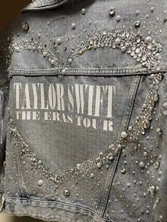 The Eras Tour Jean Jacket, Jean Jacket Eras Tour, Lover Aesthetic Taylor Swift Outfits, Eras Jean Jacket, Taylor Swift Daisy, Eras Tour Outfits Cold Weather