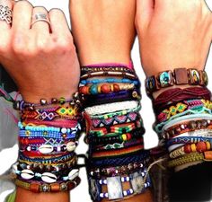 Boho Bracelets Diy, Grunge Hippie, Bracelets Boho, Grunge Jewelry, Trendy Diy, Estilo Hippie, Candy Jewelry, Hippie Bracelets, Thread Bracelets