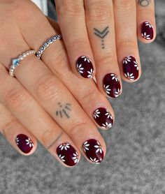 Cute Winter Nail Ideas, Winter Nail Ideas, Manicure Inspiration, Modern Nails, Seasonal Nails, Burgundy Nails, Trendy Nail Art