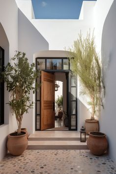 mediterranean house exterior Modern Spanish Style Homes Exterior, Meditterean House, Mediterranean House Exterior, Medditeranean Style Home, Inviting Interior Design, Mediterran House, Spanish Interior Design, Spanish Homes