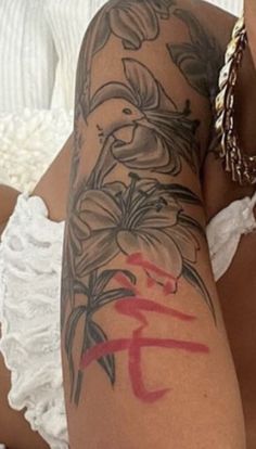 Women Arm Tattoo Ideas Simple, Thigh Flower Tattoo Black Women, Lily Flower Tattoos Black Women, Flower Tattoos Dark Skin, Cherry Blossom Tattoo On Dark Skin, Sleeve Tattoos Black Women, Darkskin Tattoos Girl, Arm Sleeve Tattoos For Women, Feminine Tattoo Sleeves