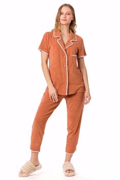 These women's terry cotton 3-piece pajama set outfits are designed for comfort and have a great look. An elastic waistband gives you flexibility to feel and move more comfortably. Shorts and pants have two side pockets. The Luxcurius super-soft pajama set comes with a top jacket. Great use for pajama day at school, pajama party, pajama day. A blue, green,hardal,ginger, pink, neavy blue, and sand-colored cotton pajama set is a lovely gift for your loved ones, or you can just pamper yourself.