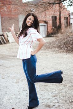 Your closet NEEDS these dark wash flare jeans. Great to dress up or down. Kelsi is wearing a Size 5. Dark Wash Flare Jeans, Bell Bottom Pants, Spring Wardrobe, Bell Bottom, Favorite Jeans, Bell Bottoms, Wide Leg Jeans, Body Shapes