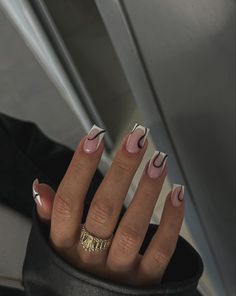 By @_leonanails Winter Nails Short Square, Short Square Nails Winter, Square Acrylic Nails Winter, Winter Nails Square, Builder Gel Nails, Short Square Nails, French Tip Acrylic Nails, Her Nails