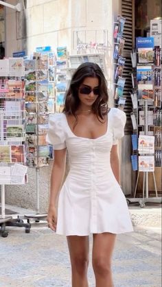 Rome Outfits, Cute Vacation Outfits, European Summer Outfits, Europe Outfits, Italy Outfits, Mode Inspiration, Vacation Outfits, Looks Vintage