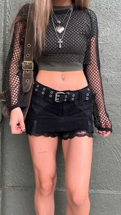 I Prevail Concert Outfit, Masculine Concert Outfits, Ghostmane Concert Outfit, The Offspring Concert Outfit, Fob Concert Outfit, Sleeping With Sirens Concert Outfit, Metal Concert Outfit Summer, Alt Music Festival Outfit, Goth Music Festival Outfit