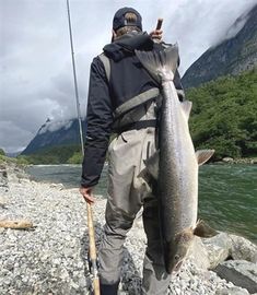 fishing barents sea xbox Wilderness Photography, Alaska Fishing, Fish Tales, Fishing Photography, Person Drawing, Fly Fishing Gear, Fly Fisherman, Salmon Fishing