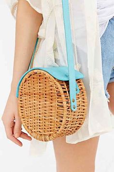 rosa mosa Willow 5 Round Basket Bag Round Handbag, Bright Bag, Sac Diy, It Bag, Spring Bags, Round Basket, Wicker Bags, Diy Basket, Perfect Handbag