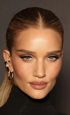 Rosie Huntington Whiteley Makeup, Rosie Huntington Whiteley Hair, Radiate Confidence, Makeup For Blondes, Rosie Huntington, Bridal Makeup Looks, Holiday Makeup, Bride Makeup, Wedding Hair And Makeup