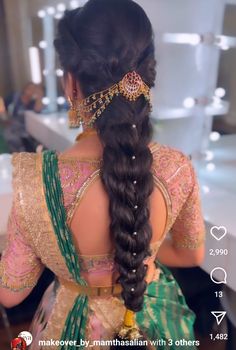 Hairstyle Traditional Indian, Hairstyle With Gold Accessories, Hair Styles For Engagement Brides, Hairstyles For Bride Indian, Seemantham Hairstyle, Hairstyles For Marriage, Traditional Hairstyles Indian, Jada Hairstyles, Traditional Hairstyle For Saree