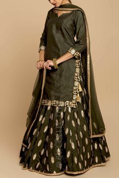 Long Frock Casual, Frock Casual, Shaadi Dresses, Kurta Lehenga, Indian Kurti, Long Frock, Dress Neck Designs, Indian Gowns Dresses, Party Wear Lehenga