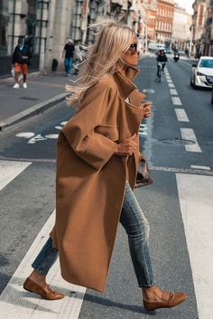 Outwear Fashion, Trench Coat Outfit, Tan Coat, Coat Women Fashion, Women Overcoat, Coat Outfits, Looks Chic, Fall Winter Style, 가을 패션