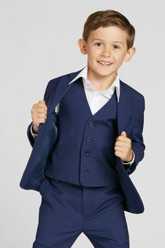 Fulfilled by our friends at SuitShopIt would be hard to find anything more classic than our kids navy suit! This suit is perfect for a ring bearer on the wedding day and can be worn again for school events or special holidays. This boys navy blue four-piece suit set is available in toddler and youth suit sizes 2T to 10. Pilot Wedding, Grooms Party, Girl Ring Bearer, Flower Girl Ring Bearer, Tuxedo Women, Winter Ball, Dog Suit, Ball Ideas, Blue Suits