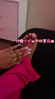 Acrylic Toe Nails, Hard Nails, Baddie Nails, French Tip Acrylic Nails, Dope Nail Designs, Really Cute Nails, Nail Art Designs Videos, Acrylic Nails Coffin Pink, Long Square Acrylic Nails