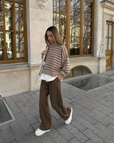 ouftits inspo daily Haircare Tips, Neue Outfits, Trendy Fall Outfits, Brown Pants, Autumn Outfit