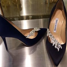 Dr Shoes, Fashion Shoes Heels, Manolo Blahnik Heels, Cute Shoes Heels, Shoes Heels Classy, Stunning Shoes, Heels Classy, Fancy Shoes, Girly Shoes