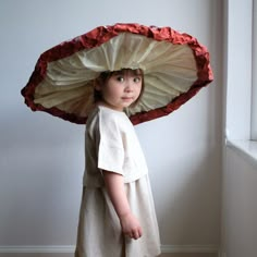 costume original pour enfant champignon de la forêt idée - blog déco - clem around the corner Halloween Costume Couple, Mushroom Costume, 판타지 아트, Cool Halloween Costumes, Diy Halloween Costumes, Easy Halloween, Diy Costumes, Halloween Costumes For Kids