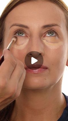 Cover Eye Bags With Makeup, Hollow Under Eyes Make Up, Puffy Eye Makeup, Makeup For Puffy Eyes, How To Hide Under Eye Bags, How To Conceal Under Eye Bags, Undereye Makeup Tutorial, New Makeup Looks, Eye Bags Makeup