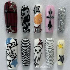 @a4ngelnails on tiktok Soul Eater Acrylic Nails, Soul Eater Nails Acrylic, Ongles Goth, Nail Art Unique, Punk Nails, Festive Nail Art, Art Goals