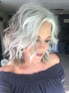 Jen Smith transitioned from a dark brunette beauty to a silver-haired Instagram sensation known as @silverfox40tales. Check out why she ditched the dye and decided to go gray. #grayhair #gogray #transitiontogray Silver Haired Beauties, Grey Hair Transformation, Grey Curly Hair, Gorgeous Gray Hair, Grey Hair Inspiration, Beautiful Gray Hair, Dark Brunette, Gray Hair Growing Out, The Dye