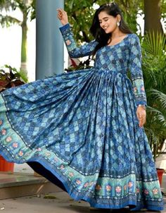 Designer Function Wear Heavy Readymade Gown Processing Time : 20 Working Days Work : Digital Printed Work Fabric:ChinonColor:Blue Kids Kaftan, Trendy Kurti, Casual Abaya, Modest Evening Dress, Kurti For Women, Good Dress, Kaftan Abaya, Moroccan Caftan, Designer Kurti