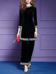 Velvet Frock, Velvet Suit Design, Velvet Dress Designs, Mode Abaya, Dress Design Patterns, Suit Design, Boutique Dress Designs, فستان سهرة, Stylish Dress Book