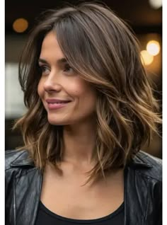 Shoulder Hair Length With Layers, Shoulder Length Brown Hair Side Part, Flattering Shoulder Length Hair, Short To Shoulder Length Hairstyles, Mid Length Hair With Layers 2025, Medium-length Hairstyle, Long Layered Haircuts Short Hair, Haircuts For Midsize Women, Shoulder Length With Long Layers