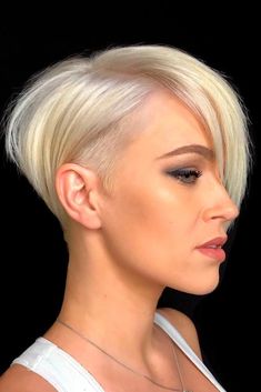 The Hottest Variations Of A Long Pixie Cut To Look Flawless 24/7 Long Pixie Cuts, 얼굴 그리기, Straight Blonde Hair, Bob Hairstyles For Fine Hair, Long Pixie, Short Bob Haircuts, Penteado Cabelo Curto, Short Blonde